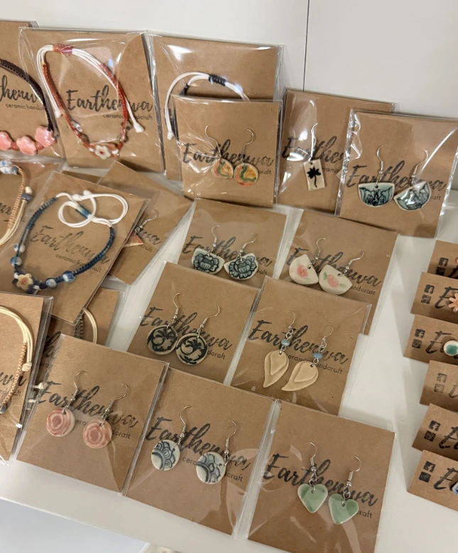 Earring Stud : Ceramic Handcraft